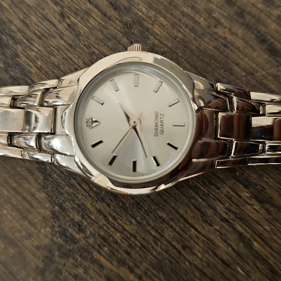 Quartz Diamond Watch - Picture 2 of 6